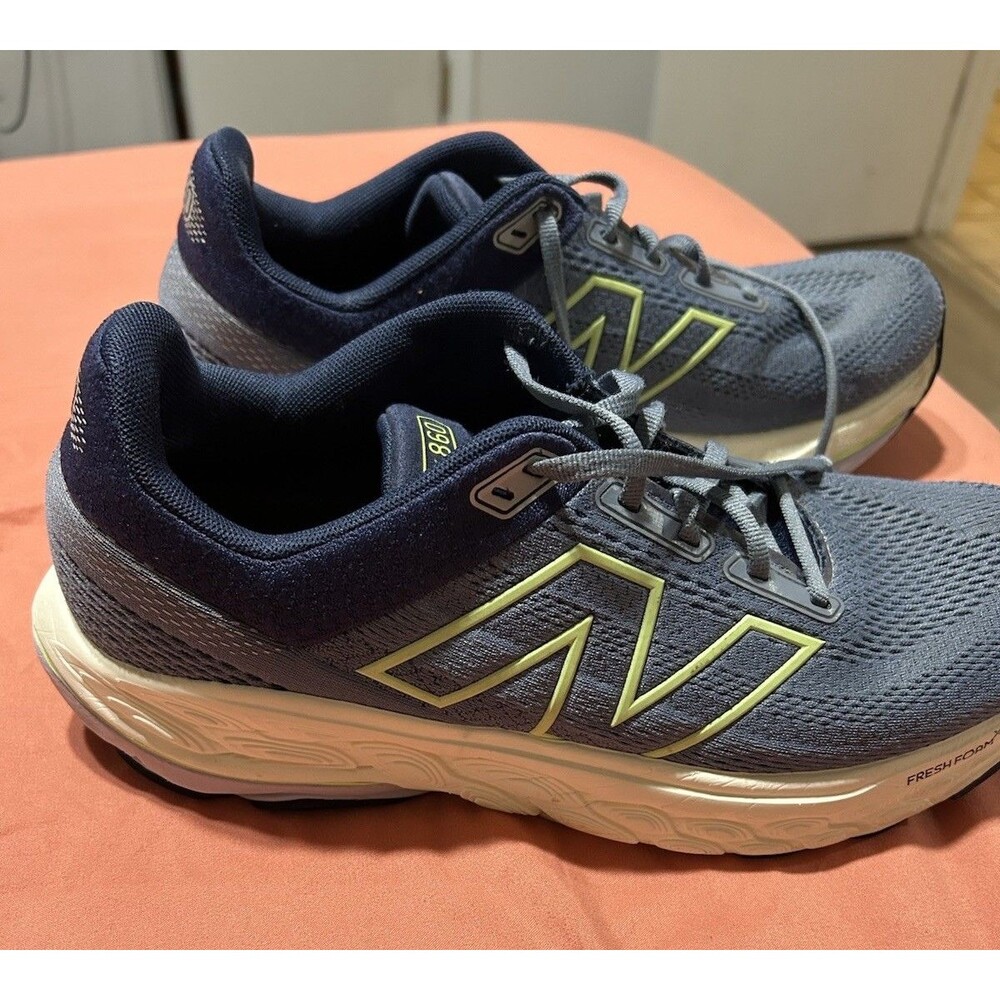 New Balance Men’s 9.5 women 11 Low Tops Trail Running Shoe Natural Indigo